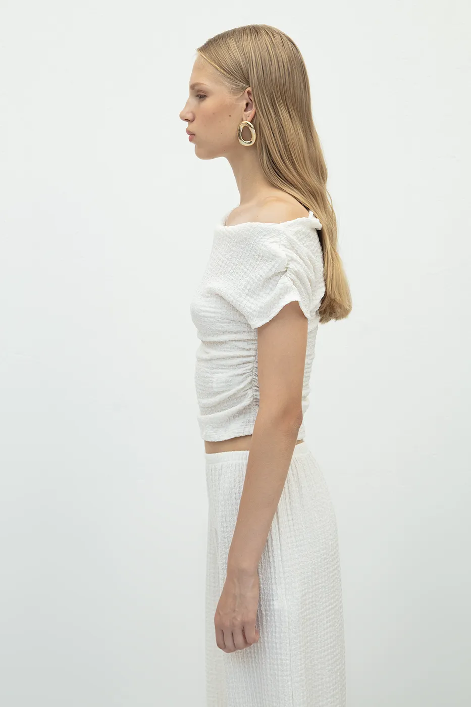 Bayan Taş Dokulu Carmen Yaka Bluz