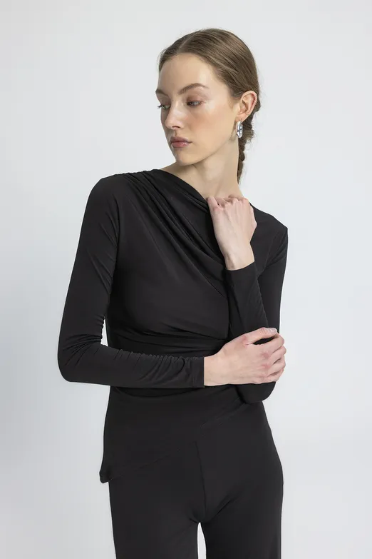 Bayan Siyah Drapeli Top - BSL