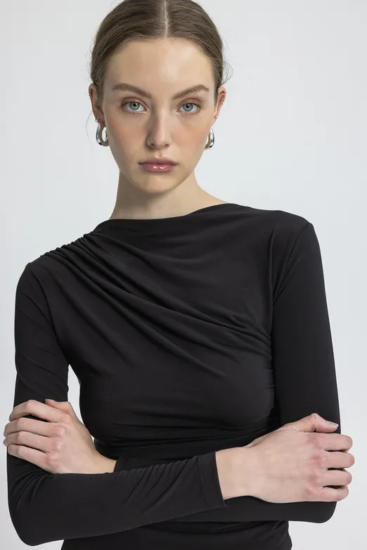 Bayan Siyah Drapeli Top - BSL