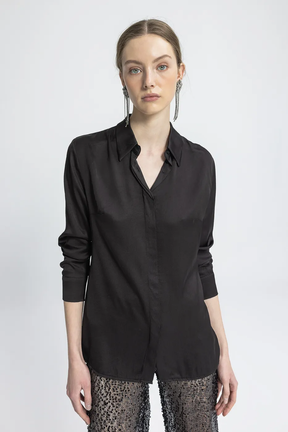Bayan Siyah Saten Regular Gömlek