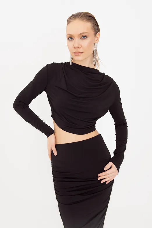 Bayan Siyah Dik Degaje Yakalı Crop Bluz - BSL