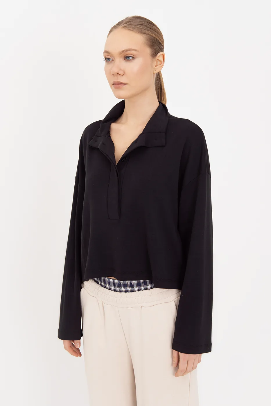 Bayan Siyah Modal Dik Yakalı Pat Detaylı Sweatshirt