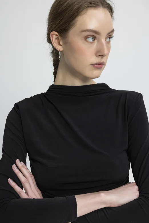 Bayan Siyah Drapeli Top - BSL