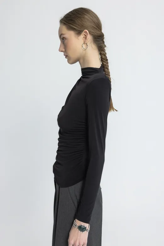 Bayan Siyah Drapeli Top - BSL