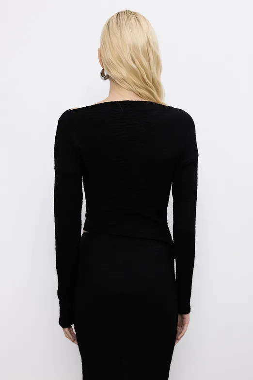 Bayan Siyah Asimetrik Kesimli Etek Ucu Detaylı Dokulu Top - BSL