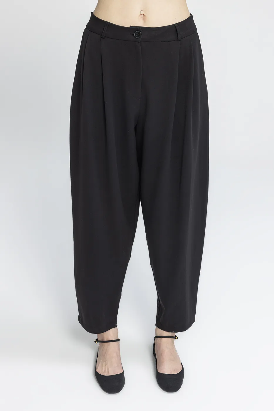 Bayan Siyah Pileli Havuç Pantolon