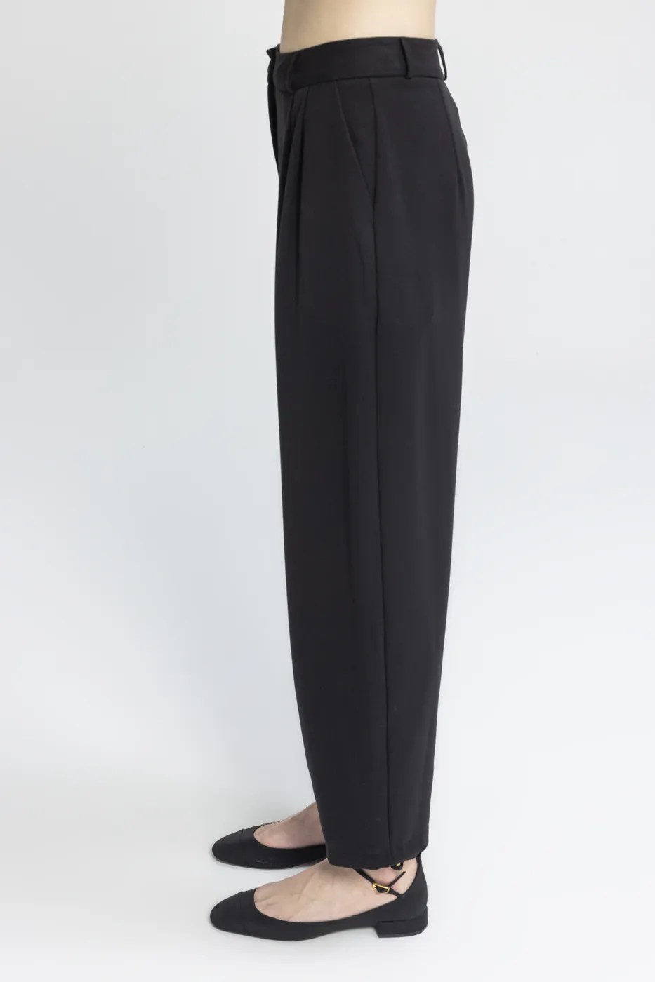 Bayan Siyah Pileli Havuç Pantolon