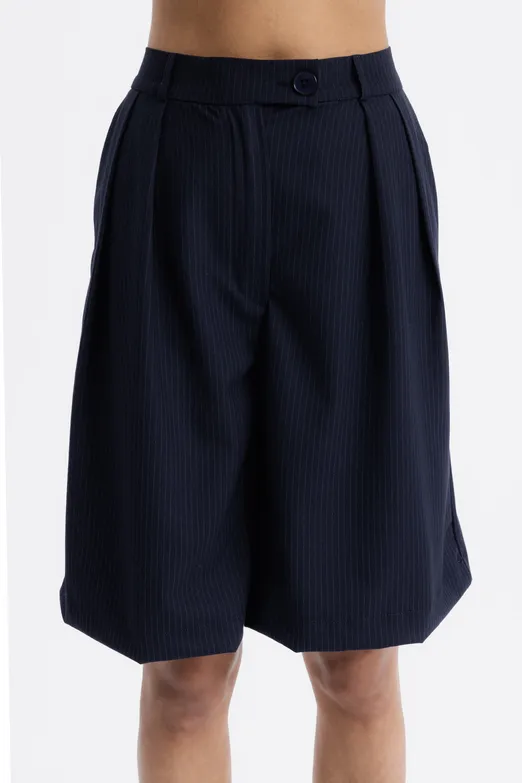 Bayan Lacivert Pileli Bermuda Şort - BSL