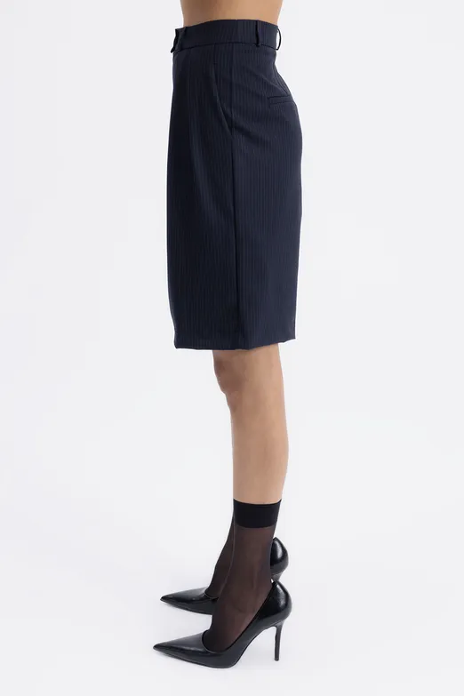 Bayan Lacivert Pileli Bermuda Şort - BSL