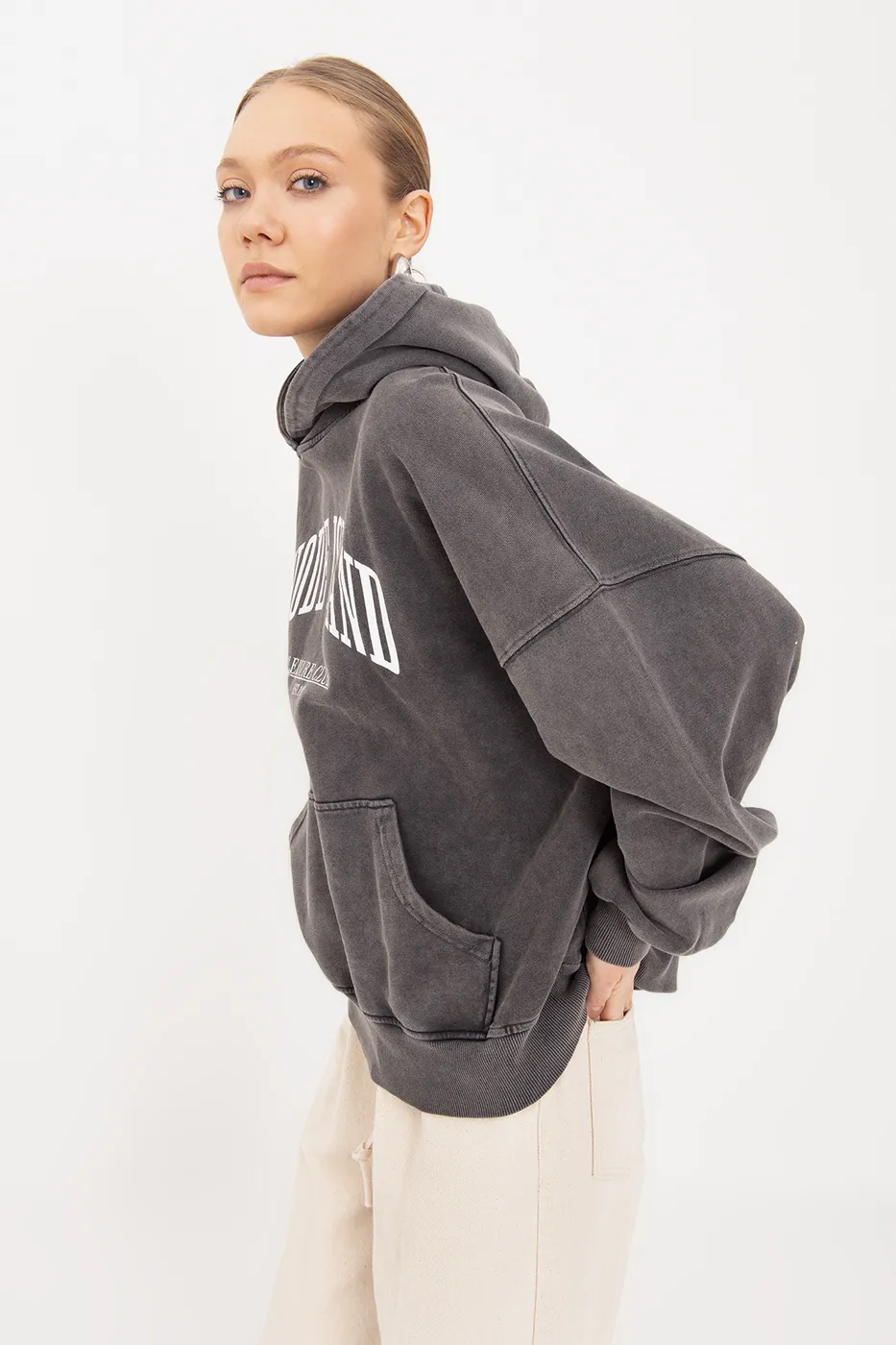 Bayan Antrasit Yıkamalı Baskılı  Kapüşonlu Oversize Sweatshirt