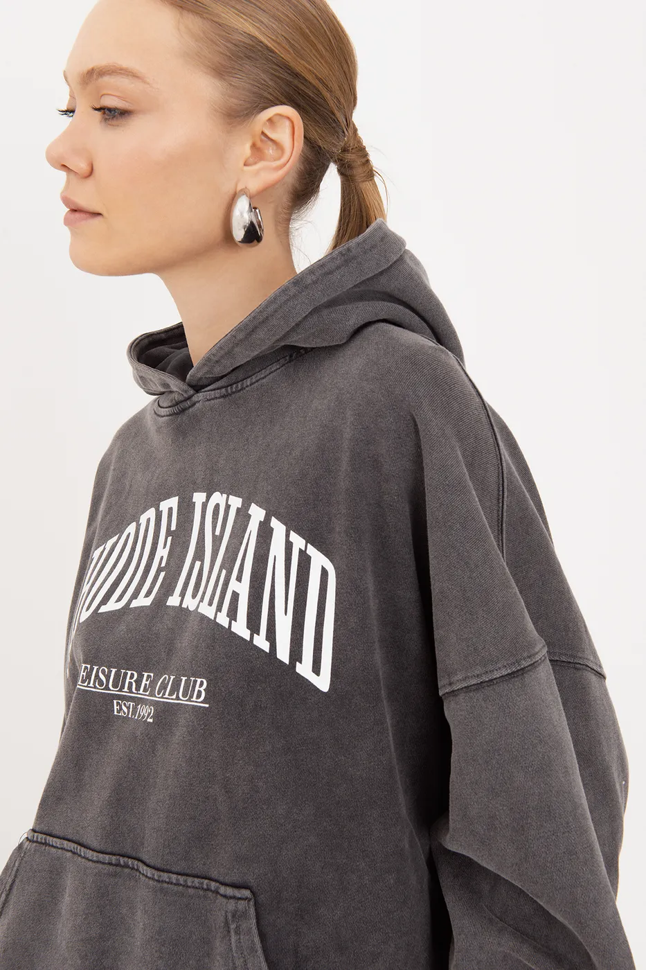 Bayan Antrasit Yıkamalı Baskılı  Kapüşonlu Oversize Sweatshirt