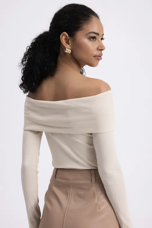 Bayan Ekru Madonna Yakalı Top - BSL