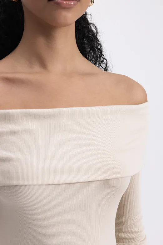 Bayan Ekru Madonna Yakalı Top - BSL