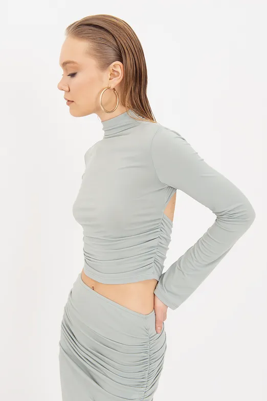 Bayan Yeşil Sırt Pencere Detaylı Crop Top - BSL