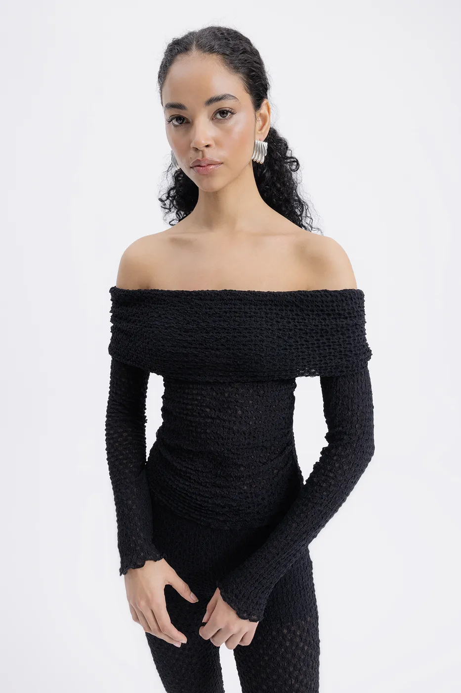 Bayan Siyah Madonna Yaka Dantel Top