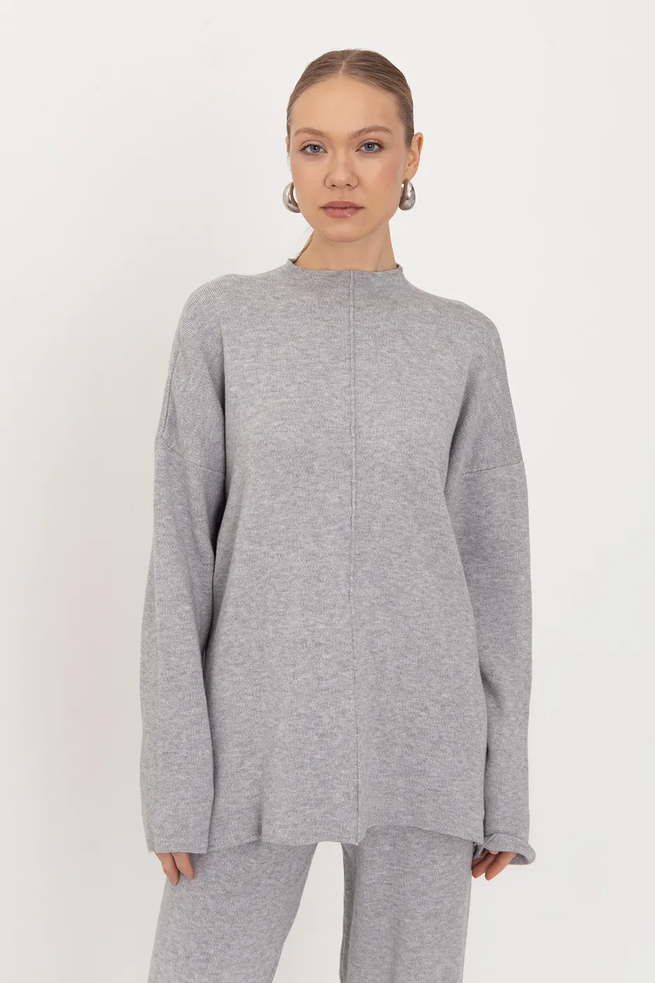 Bayan Gri Dik Yaka Detaylı Oversize Örgü Kazak