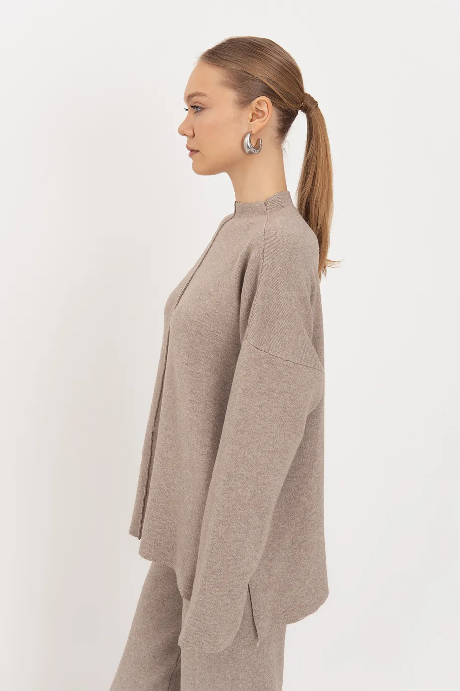 Bayan Vizon Dik Yaka Detaylı Oversize Örgü Kazak