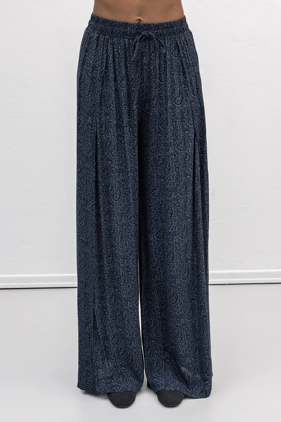 Bayan Lacivert Derin Yırtmaçlı Anvelop Bol Pantolon