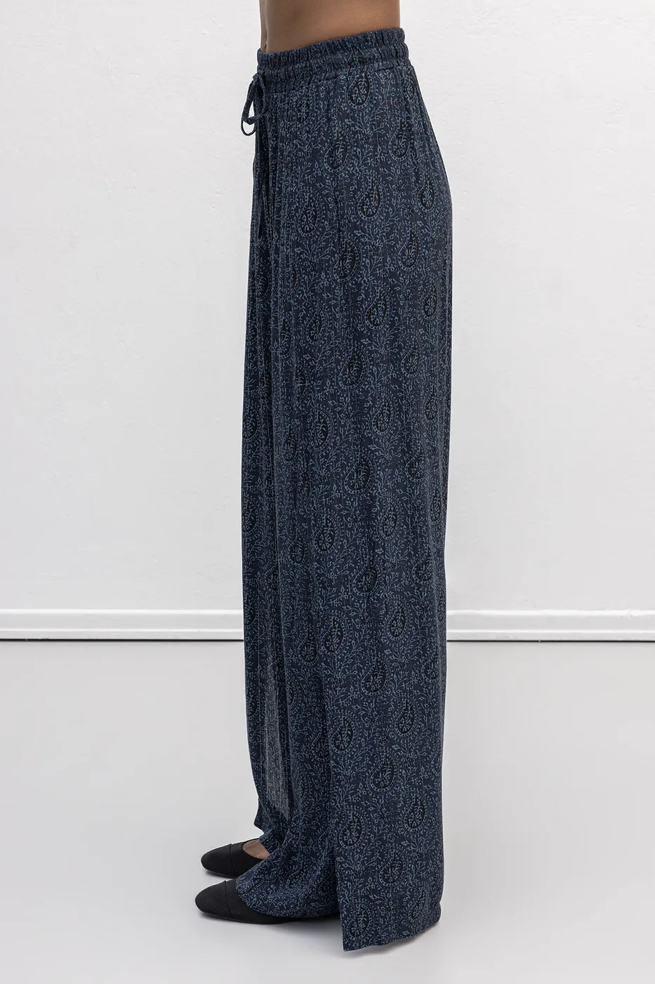 Bayan Lacivert Derin Yırtmaçlı Anvelop Bol Pantolon