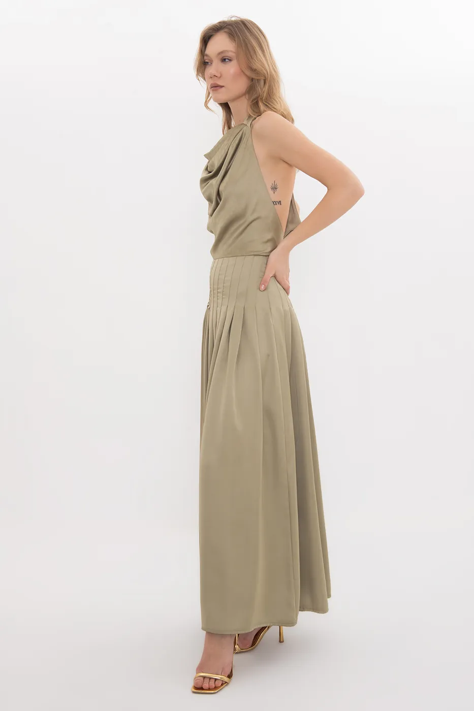 Bayan Yeşil Degaje Yakalı Pilise Detaylı Maksi Elbise