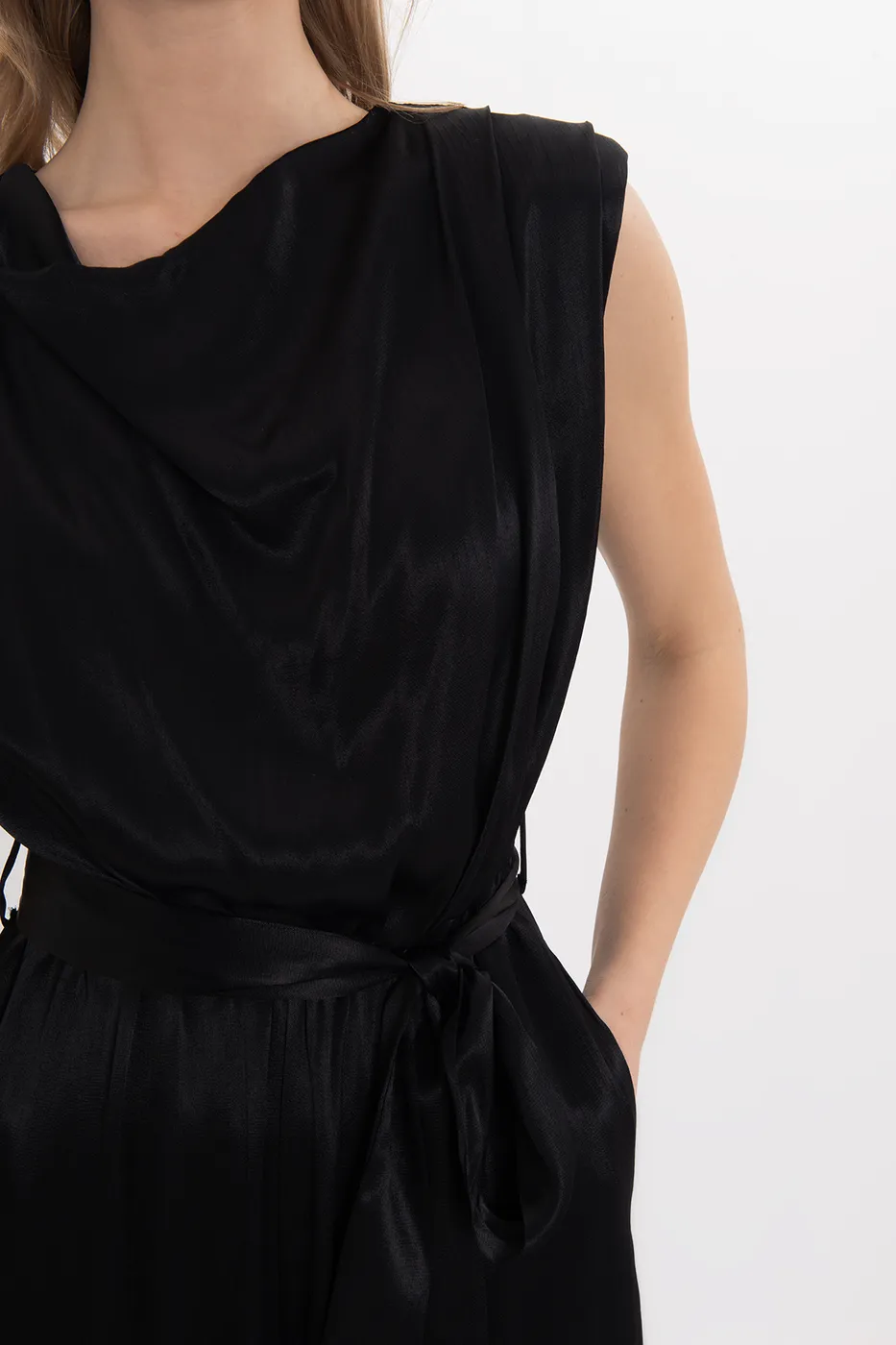 Bayan Siyah Degaje Yakalı Kolsuz Tulum