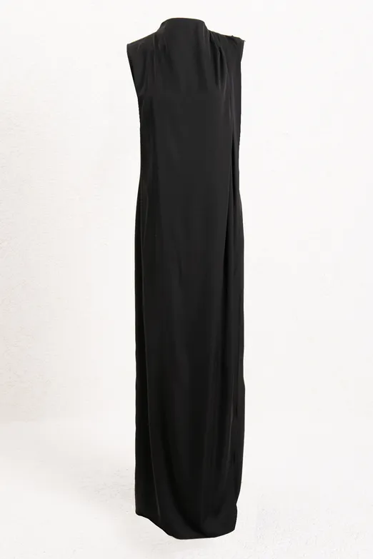 Bayan Siyah Drapeli Düz Kesim Silüet Saten Maksi Elbise - BSL