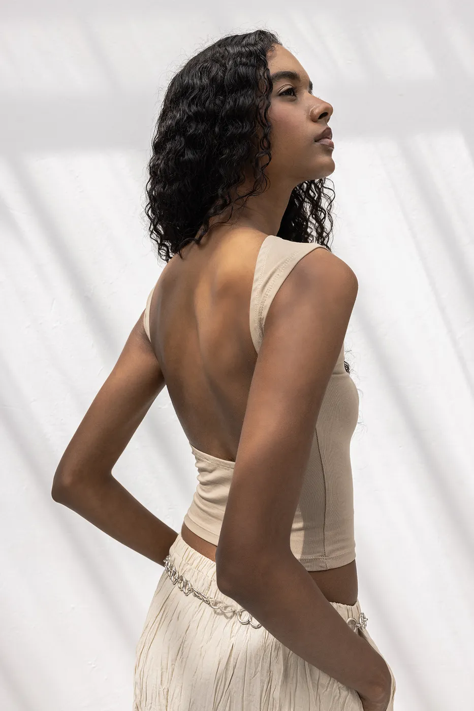 Bayan Bej Sırt Dekolteli Crop Top