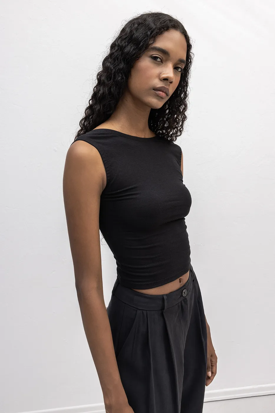 Bayan Siyah Sırt Dekolteli Crop Top