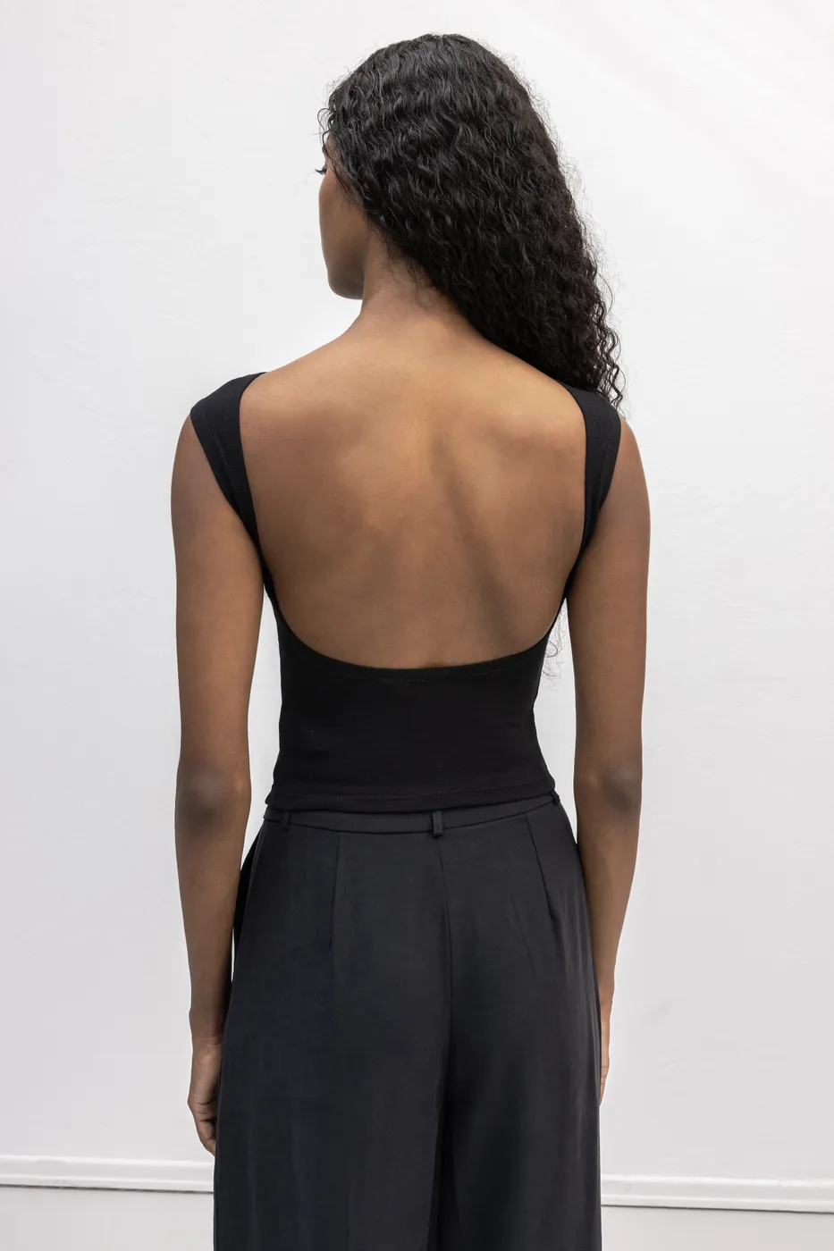 Bayan Siyah Sırt Dekolteli Crop Top