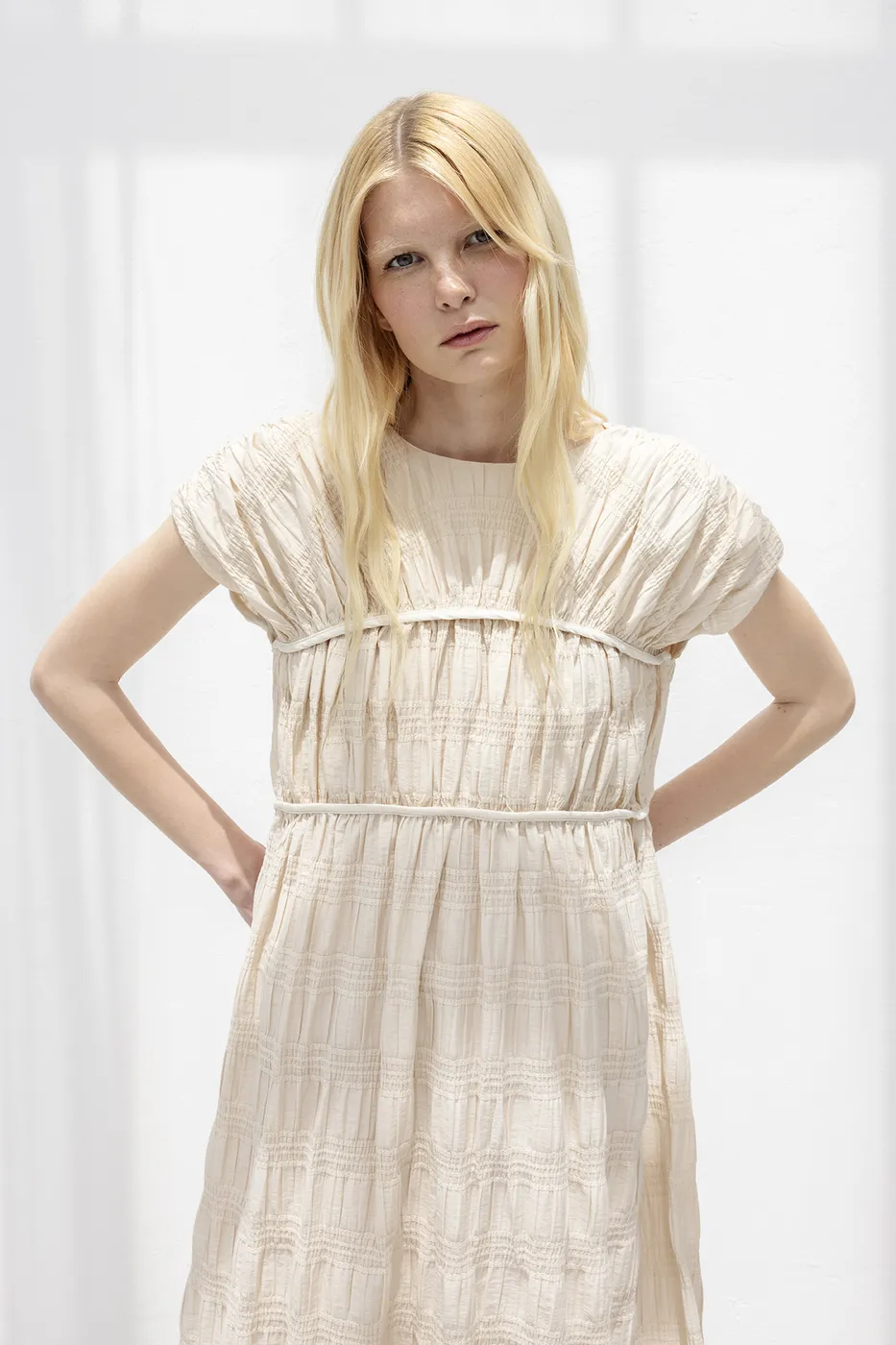 Bayan Bej Uzun Büzgülü Elbise