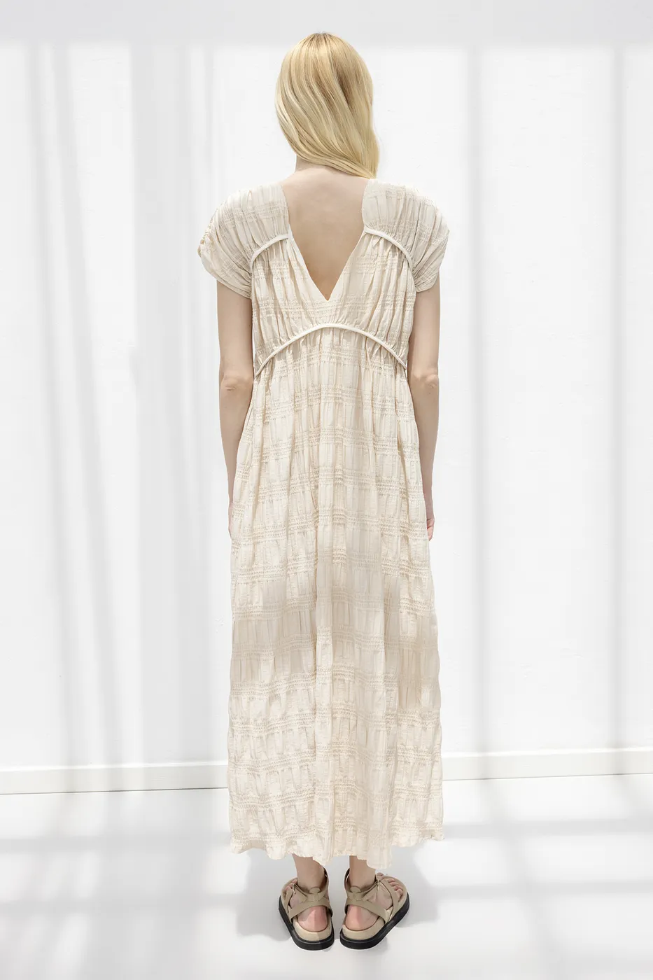 Bayan Bej Uzun Büzgülü Elbise