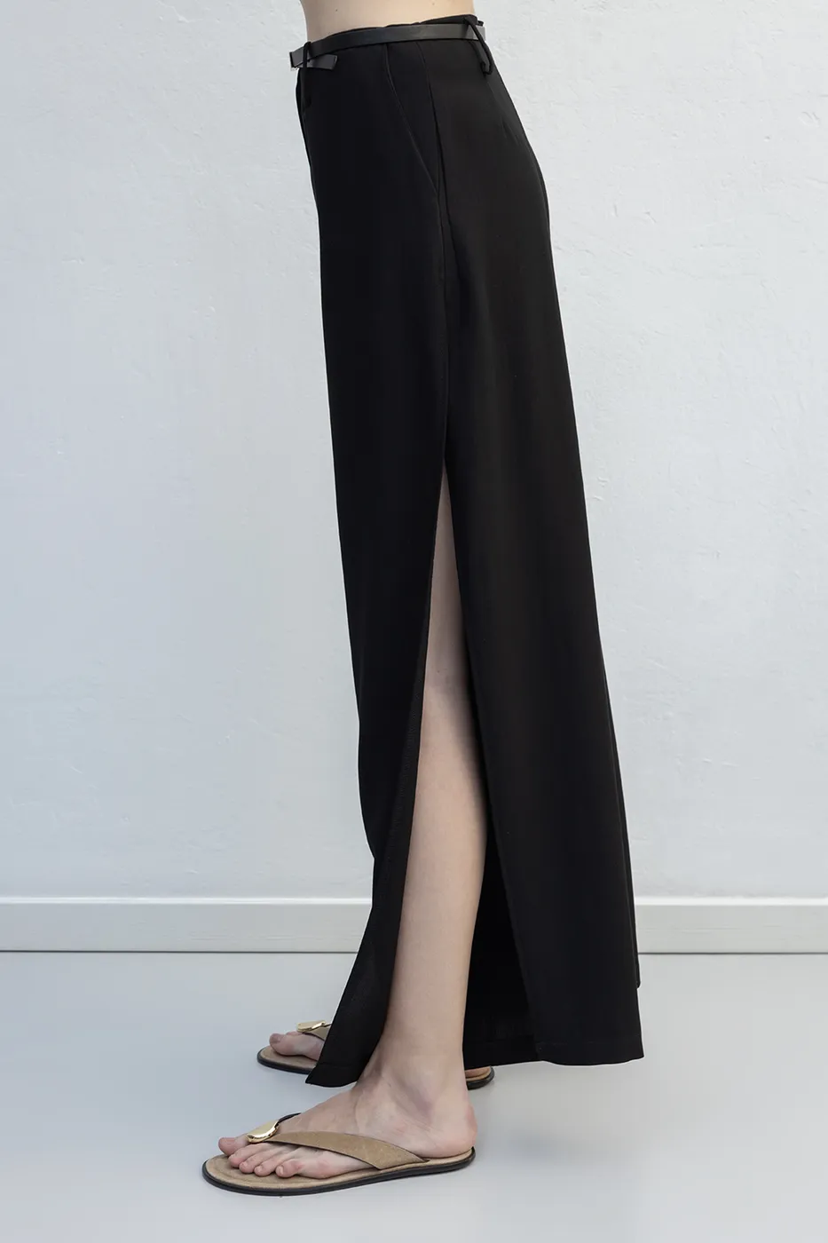 Bayan Siyah Derin Yırtmaçlı Bol Pantolon