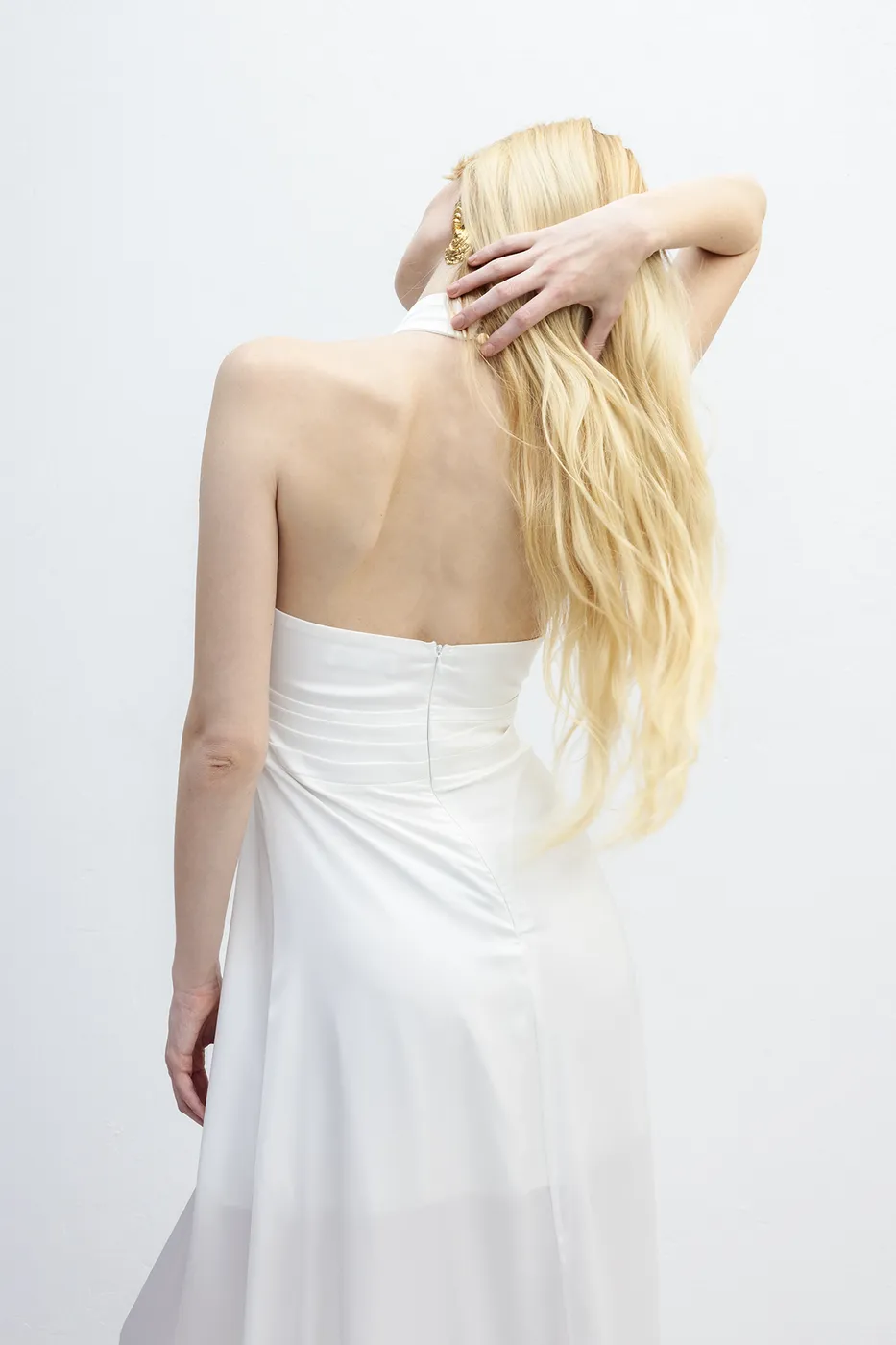Bayan Ekru Sırt Dekolteli Saten Maksi Elbise