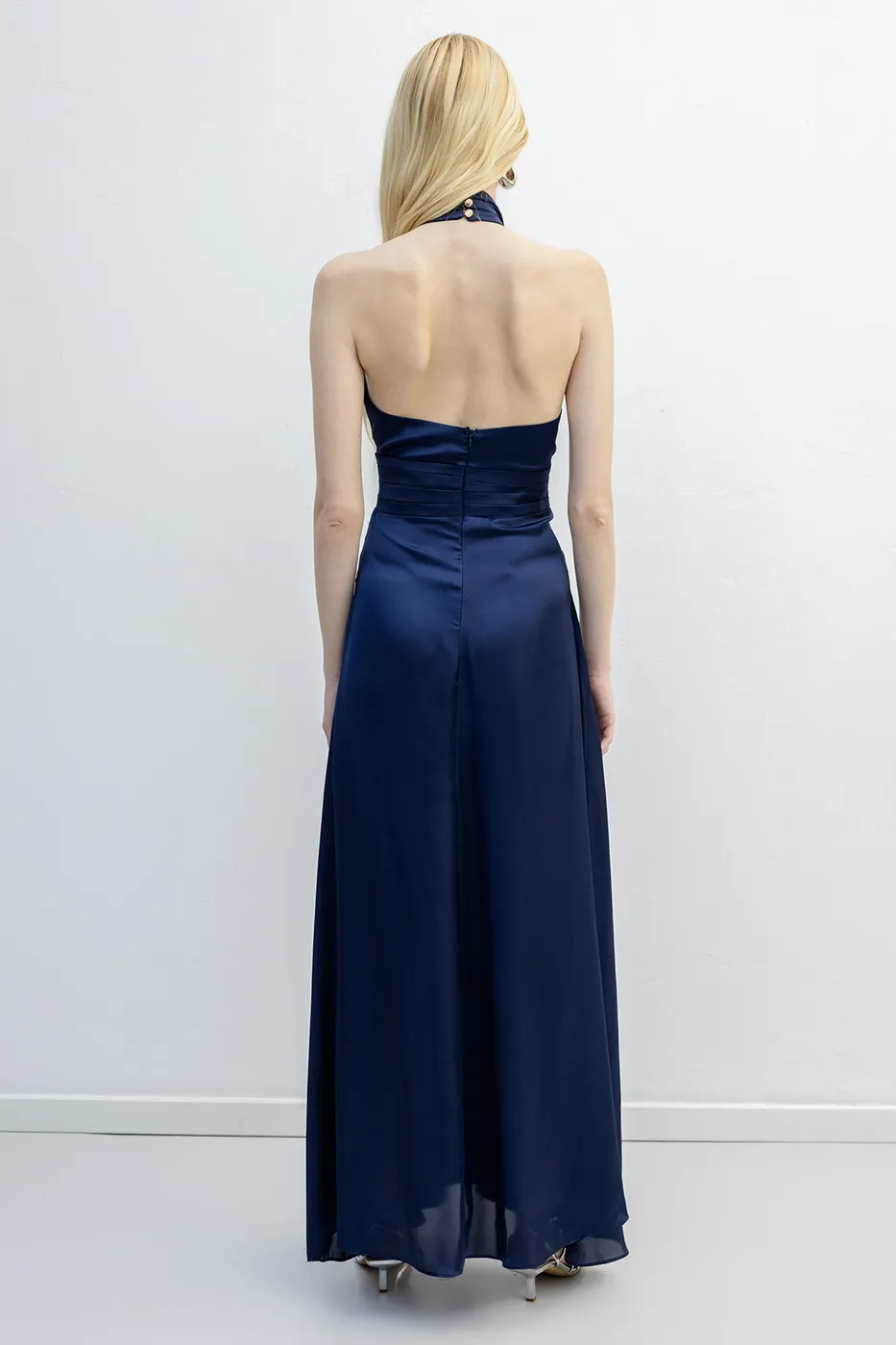 Bayan Lacivert Sırt Dekolteli Saten Maksi Elbise