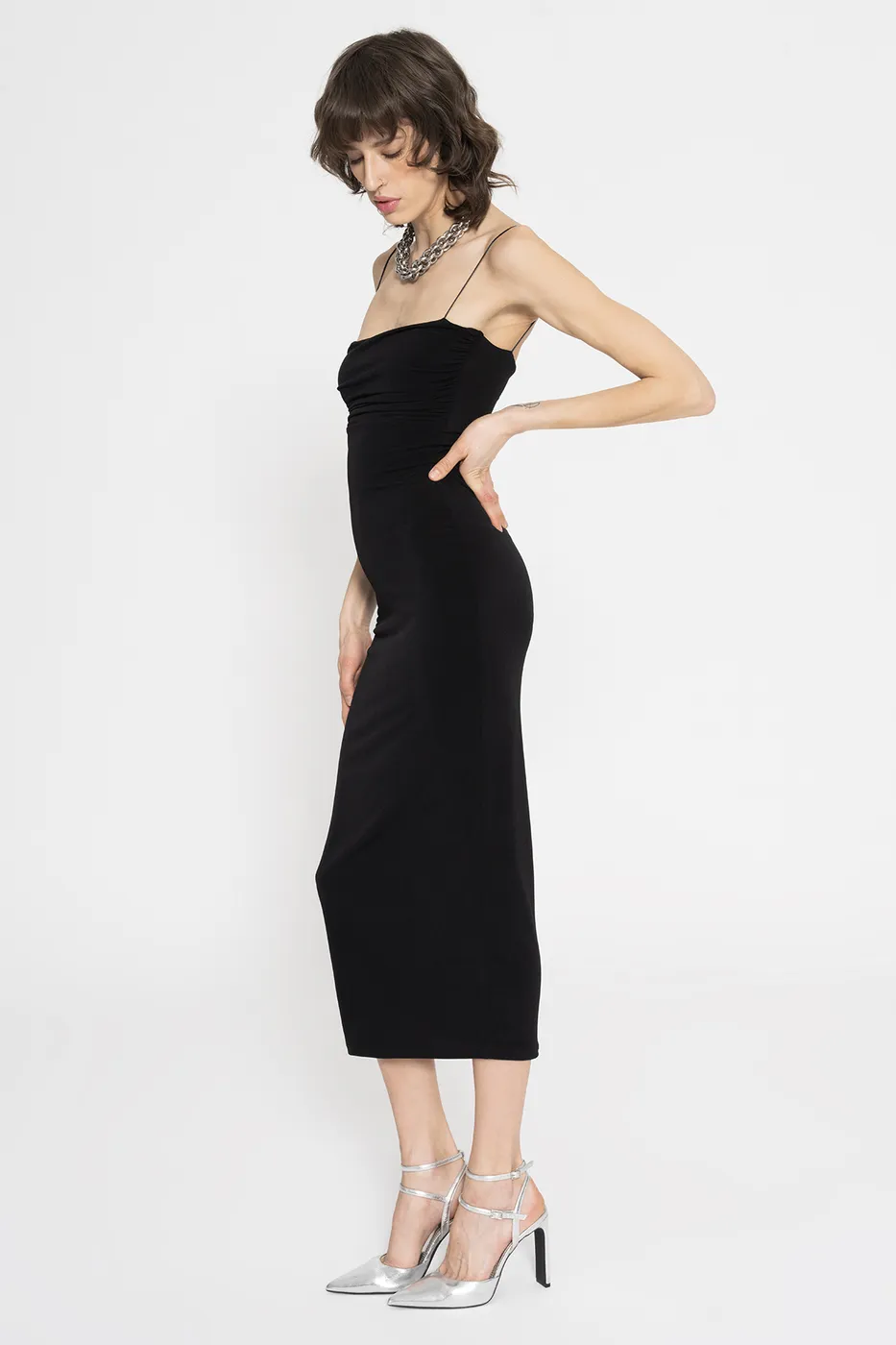 Bayan Siyah Askılı  Midi  Kalem Elbise