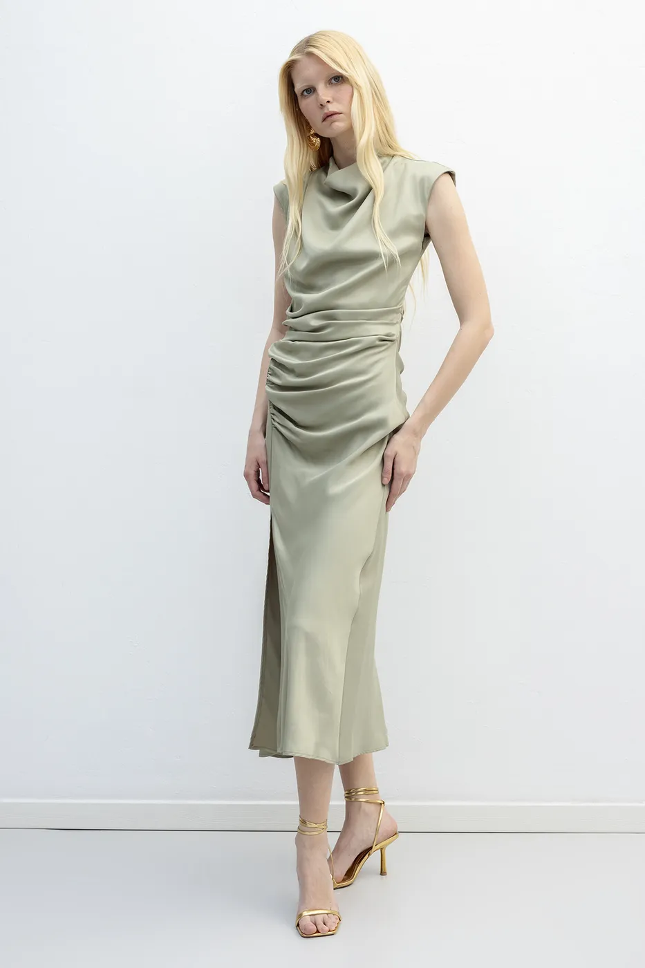 Bayan Haki Degaje Yakalı Saten Midi Elbise