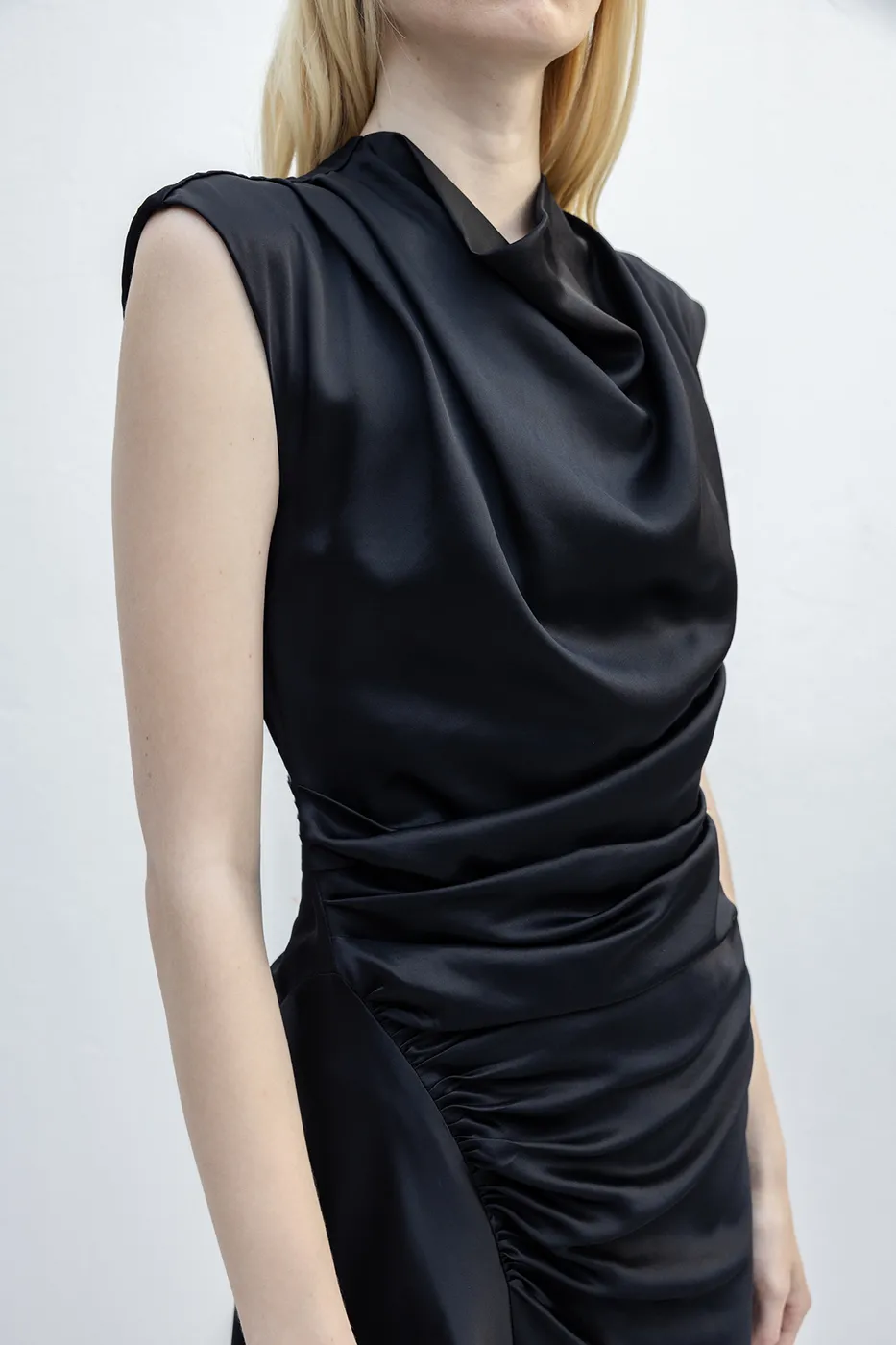 Bayan Siyah Degaje Yakalı Saten Midi Elbise