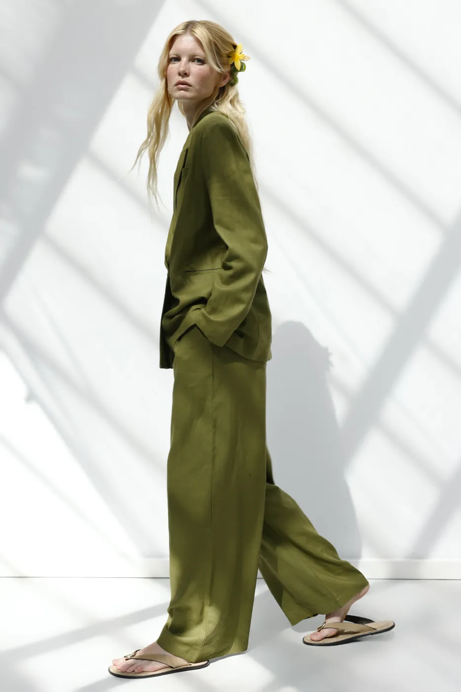 Bayan Yeşil Keten Pileli Bol Pantolon