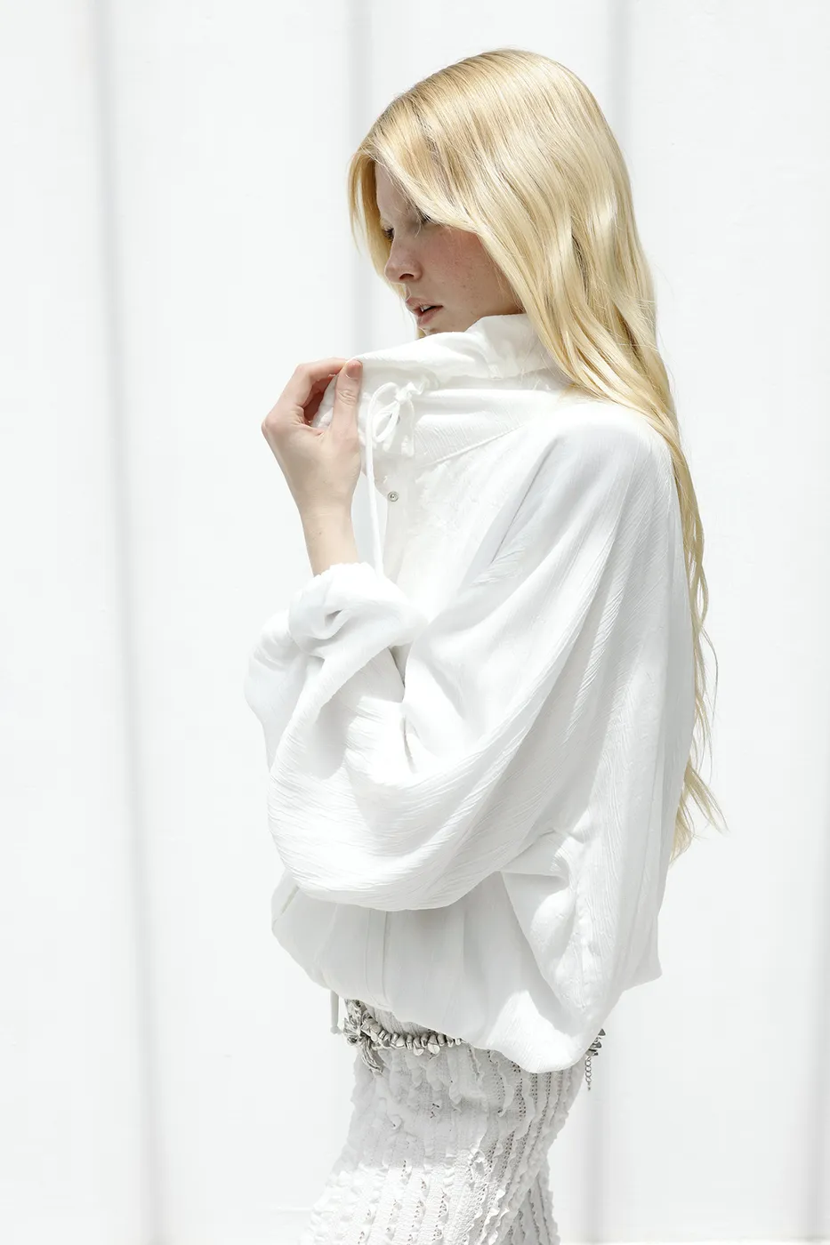 Bayan Ekru Volanlı Dökümlü Mont