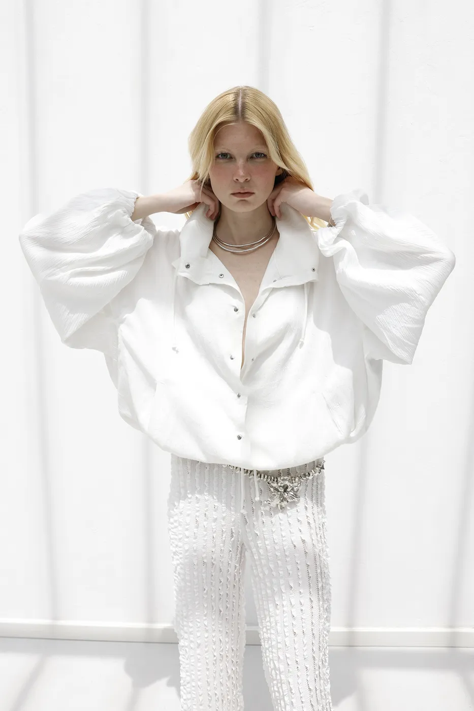 Bayan Ekru Volanlı Dökümlü Mont