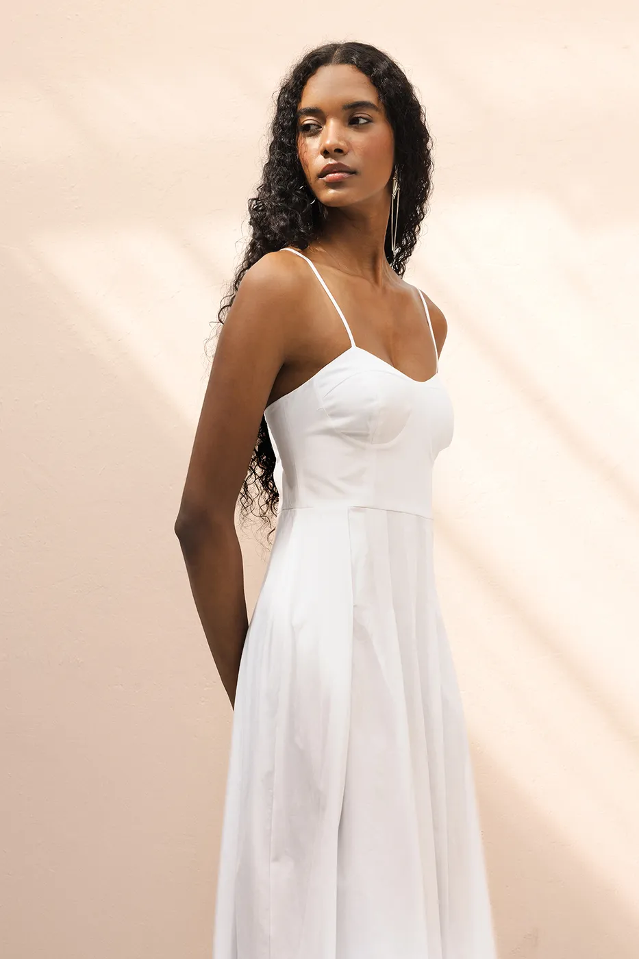 Bayan Beyaz Askılı Pile Detaylı Midi Cotton Elbise