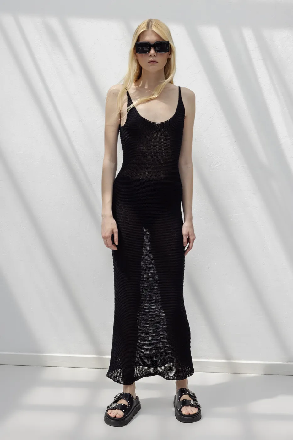 Bayan Siyah Askılı  Örme Midi Elbise