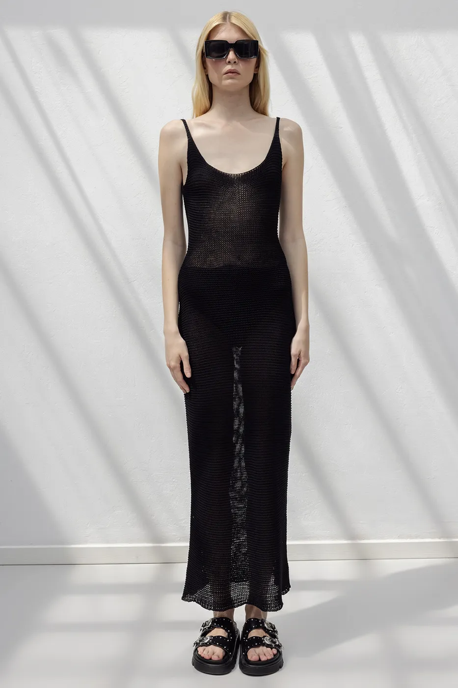 Bayan Siyah Askılı  Örme Midi Elbise