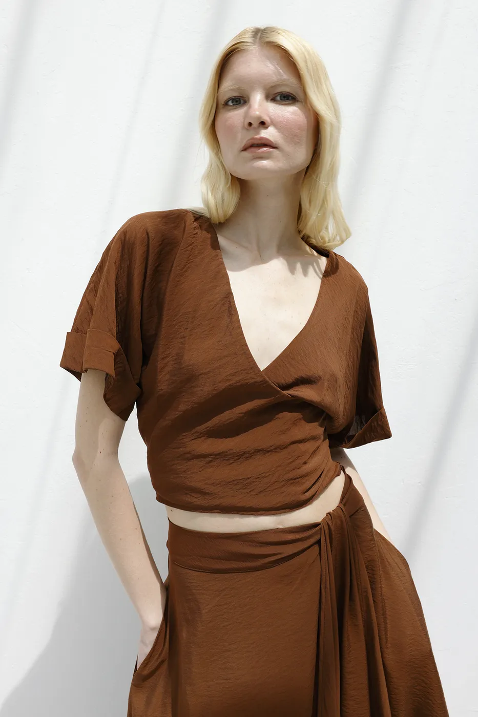 Bayan Kahverengi Kruvaze Kapama Bağlamalı Bluz