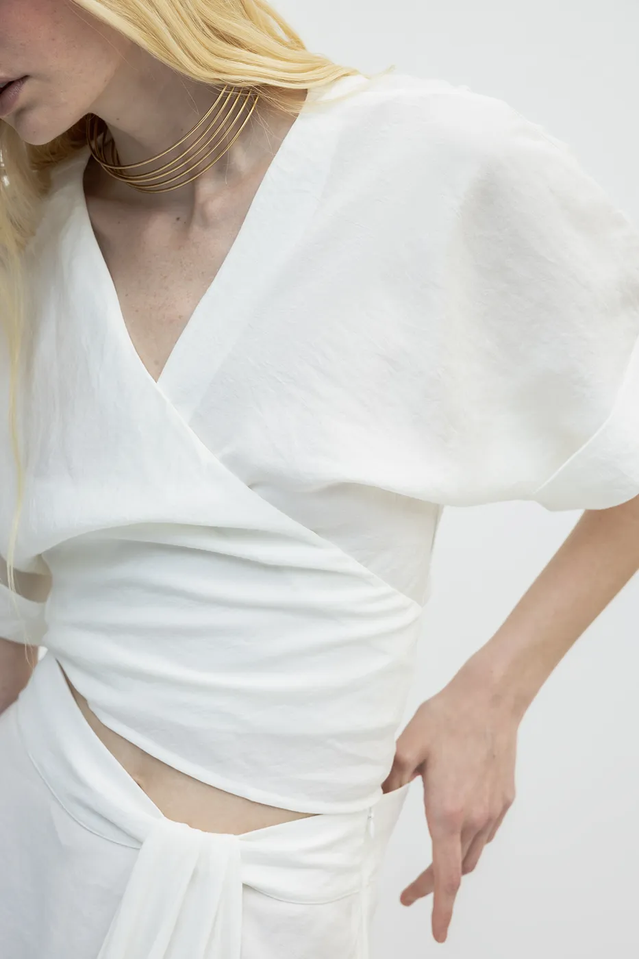 Bayan Beyaz Kruvaze Kapama Bağlamalı Bluz