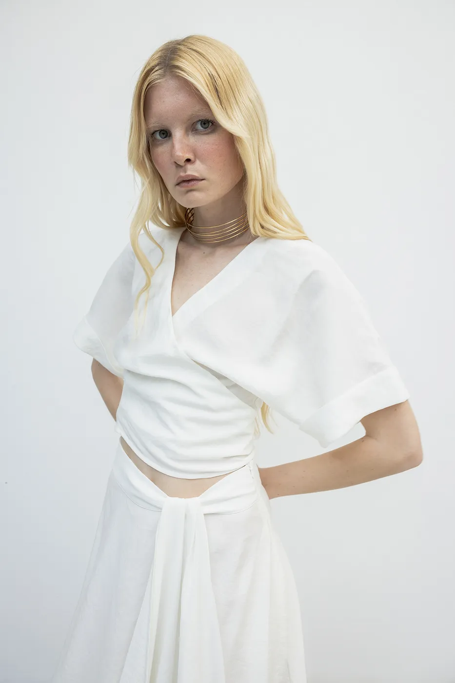 Bayan Beyaz Kruvaze Kapama Bağlamalı Bluz