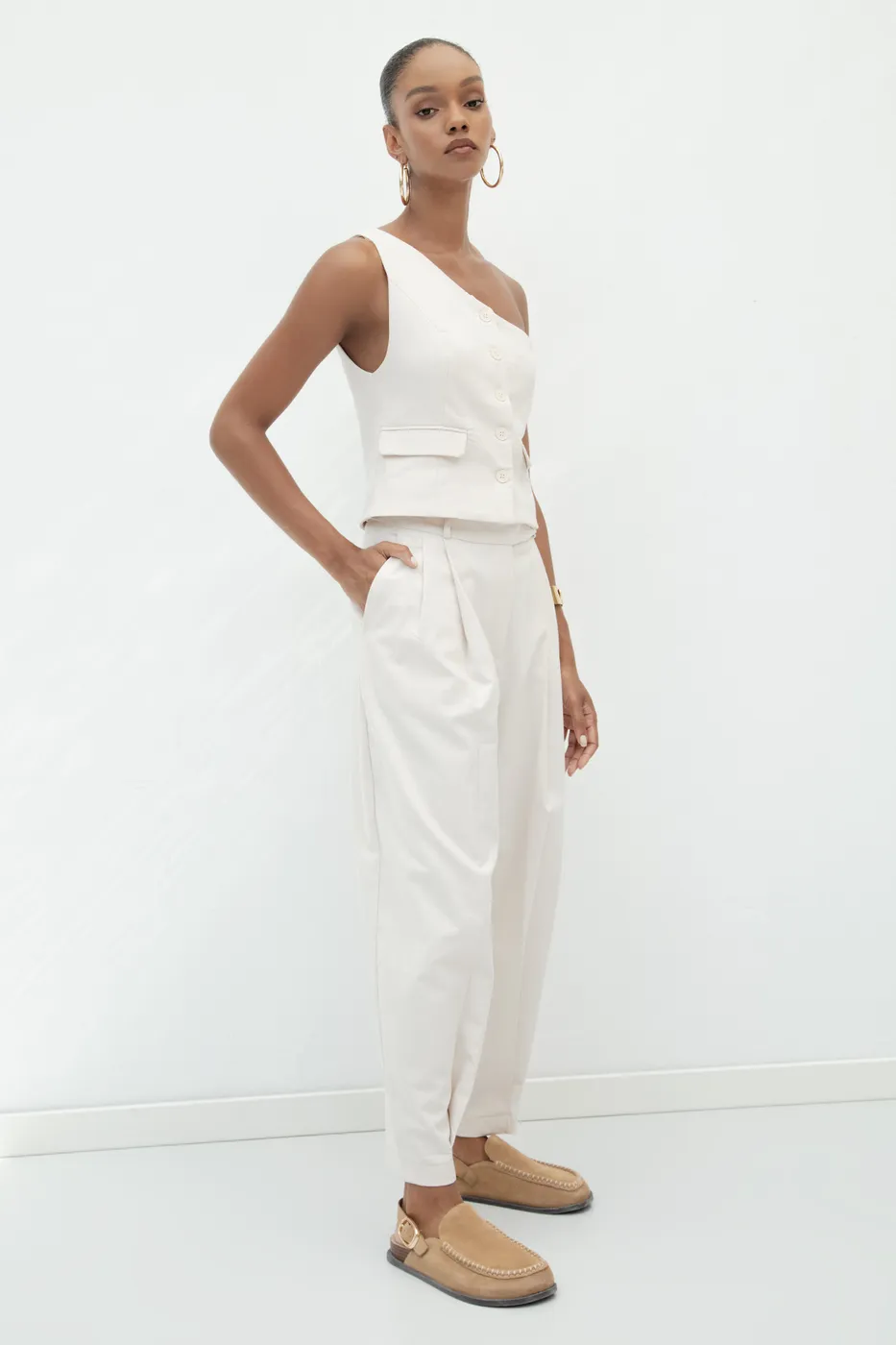 Bayan Bej Pileli Havuç Pantolon