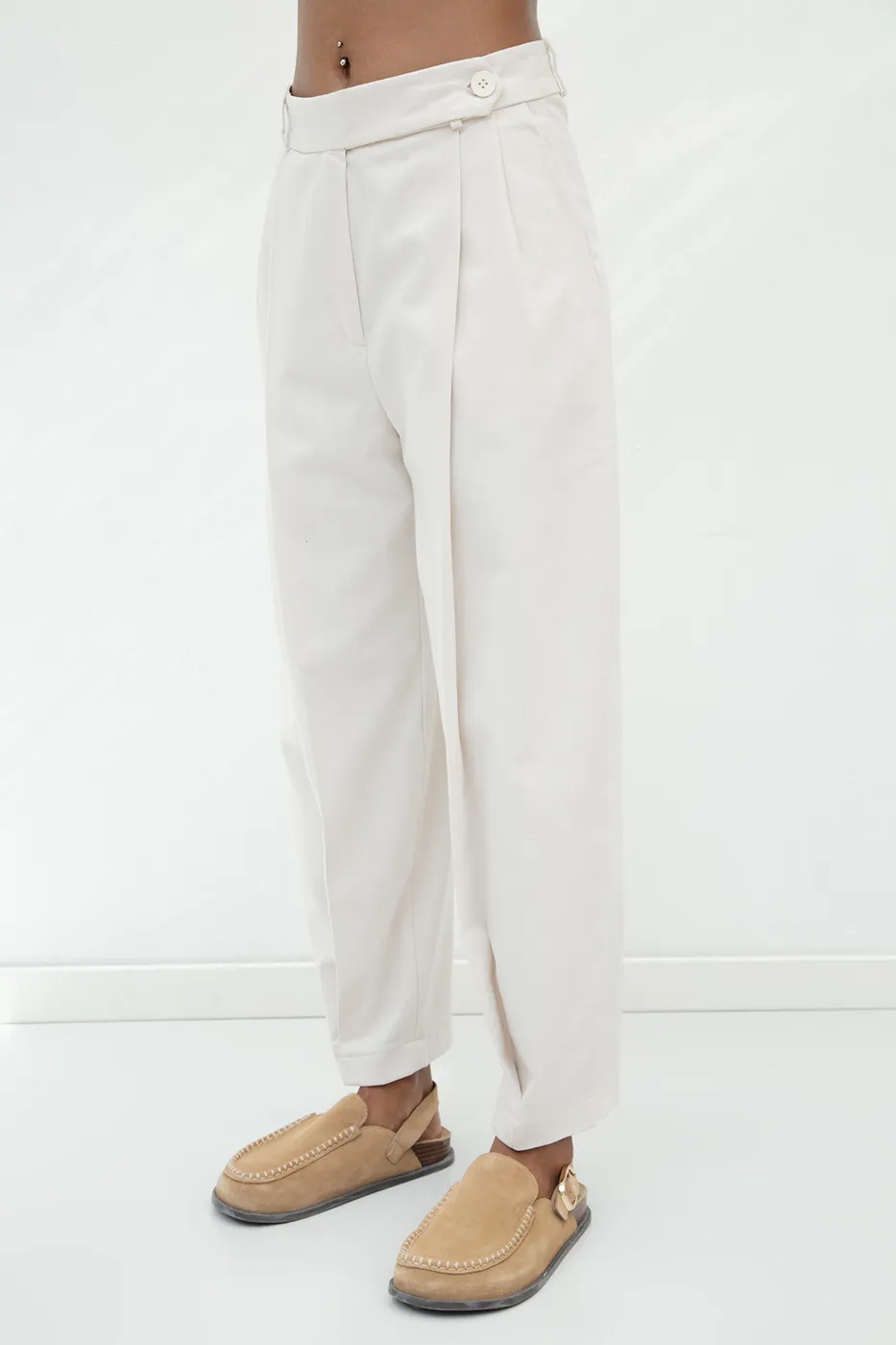 Bayan Bej Pileli Havuç Pantolon