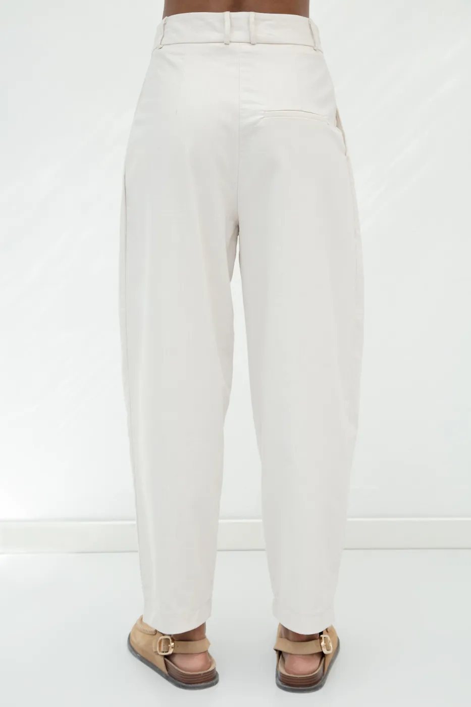 Bayan Bej Pileli Havuç Pantolon