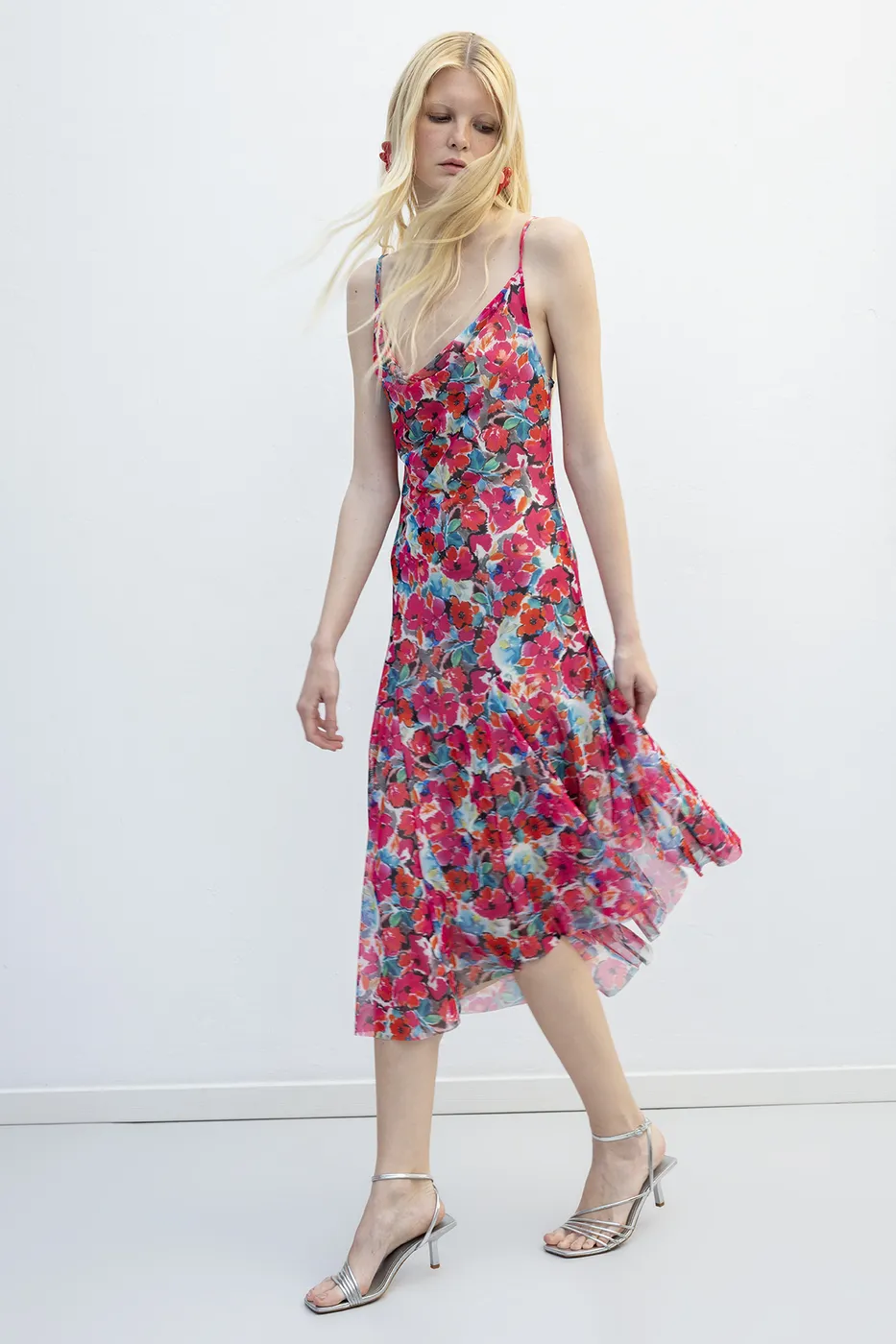 Bayan Pembe Asimetrik Etek Detaylı Midi Elbise